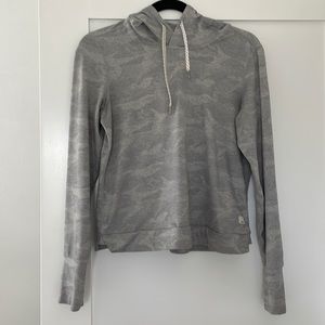 Vuori halo essential hoodie